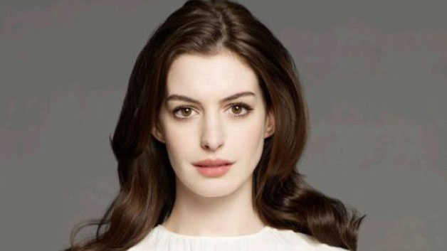Anne Hathaway Anne Jacqueline Hathaway (born November 12, 1982) is an American actress. She is the recipient of several accolades, including an Academy Award, a Pri...